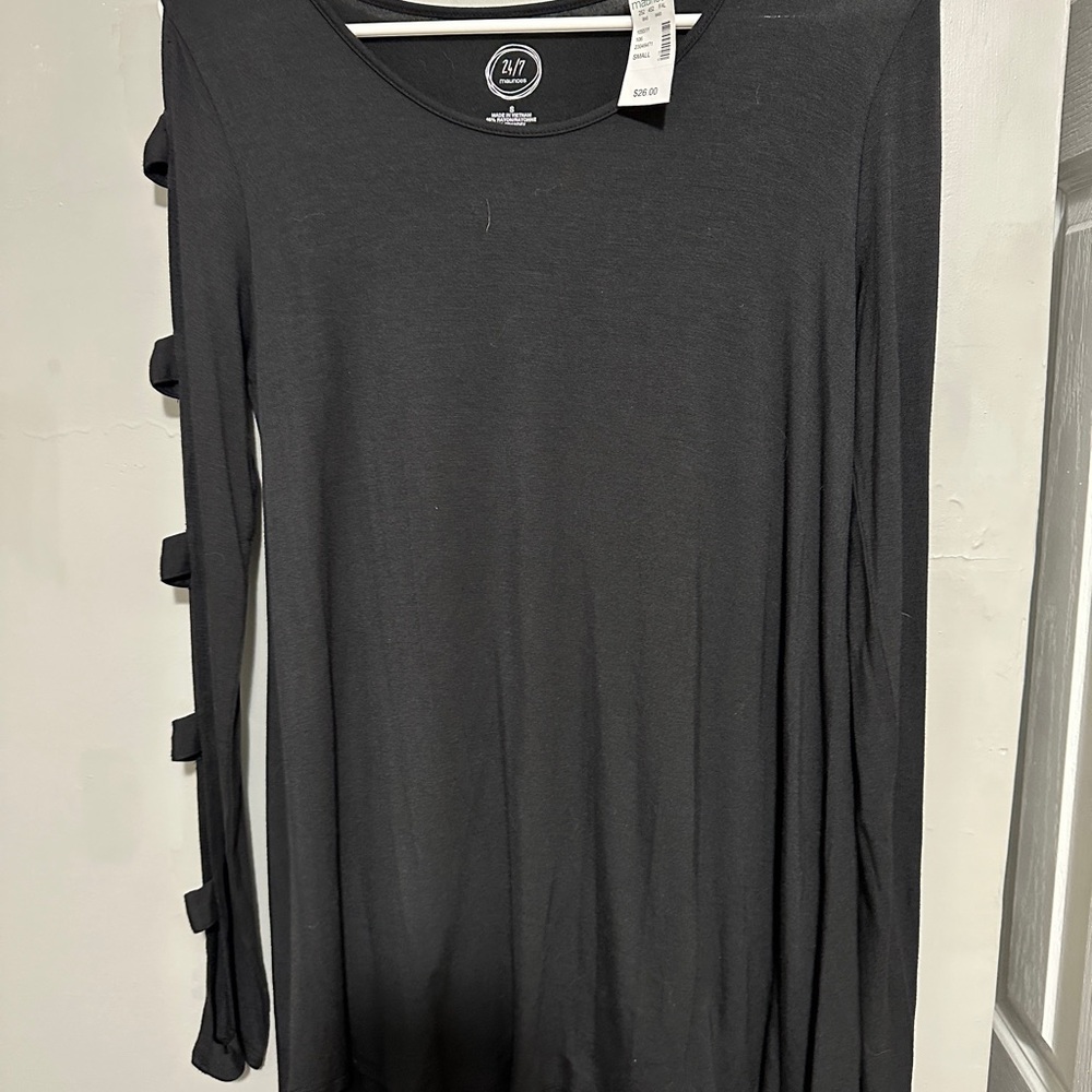 Maurices Black 24/7 Top Cold Shoulder S